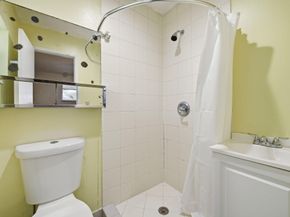 1043 NW 85th Avenue B4, Plantation FL 33322