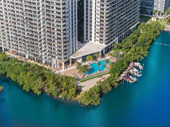 16385 Biscayne Boulevard 3103, North Miami Beach FL 33160