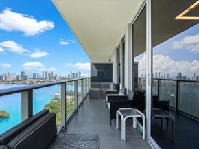 16385 Biscayne Boulevard 3103, North Miami Beach FL 33160