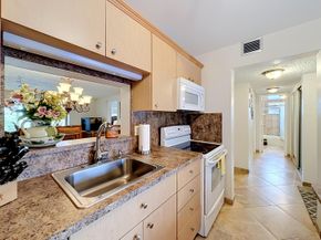4270 NW 40th Street 401, Lauderdale Lakes FL 33319