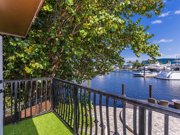 1998 SW 16th Ct, Fort Lauderdale FL 33312