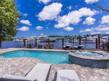 1998 SW 16th Ct