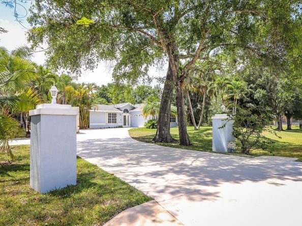 15857 87th Trail N, Palm Beach Gardens FL 33418