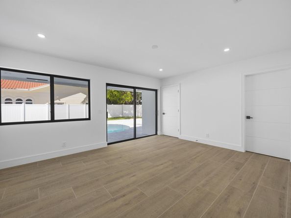 4121 NE 31st Avenue, Lighthouse Point FL 33064