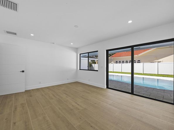 4121 NE 31st Avenue, Lighthouse Point FL 33064