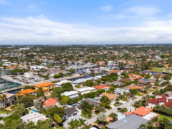 4121 NE 31st Avenue, Lighthouse Point FL 33064