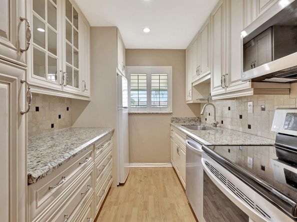 515 High Point Drive B, Delray Beach FL 33445