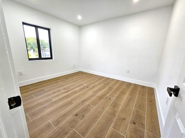 1561 SW 23rd Ave, Fort Lauderdale FL 33312