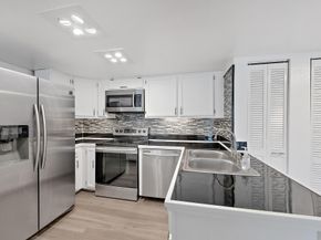 1660 Twelve Oaks Way 205, North Palm Beach FL 33408