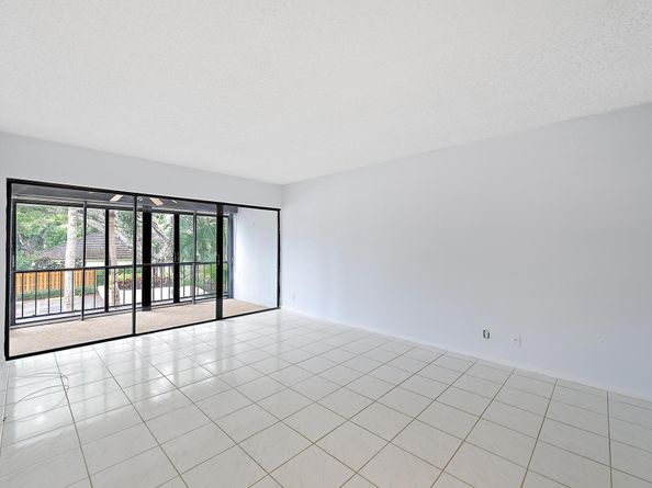 1660 Twelve Oaks Way 205, North Palm Beach FL 33408