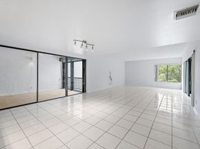 1660 Twelve Oaks Way 205, North Palm Beach FL 33408