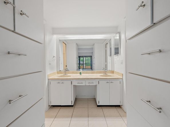 1660 Twelve Oaks Way 205, North Palm Beach FL 33408