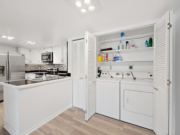 1660 Twelve Oaks Way 205, North Palm Beach FL 33408