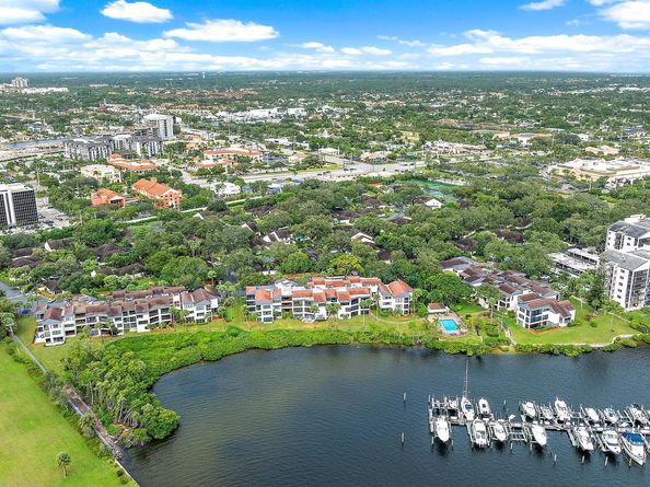 1660 Twelve Oaks Way 205, North Palm Beach FL 33408
