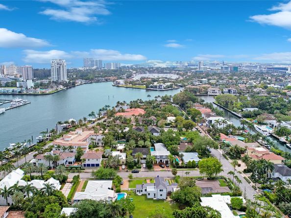 2611 Clematis Pl, Fort Lauderdale FL 33301