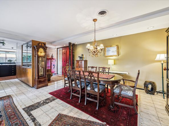 5327 Valkeith Drive, Houston TX 77096