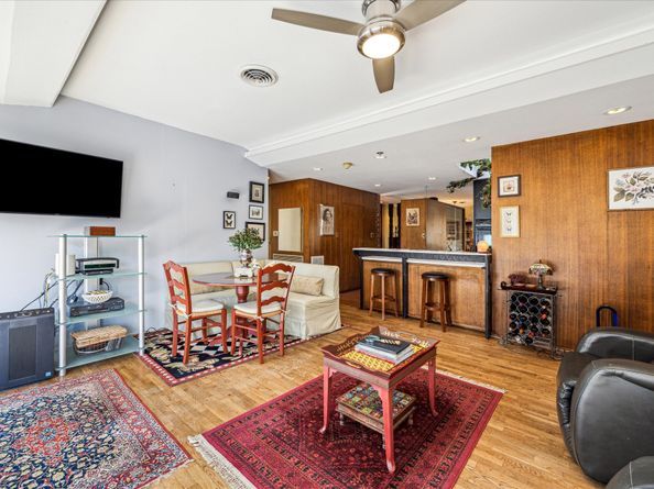 5327 Valkeith Drive, Houston TX 77096