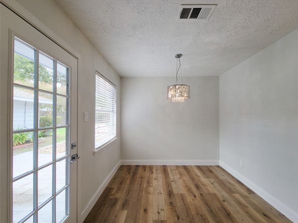 5402 Ariel Street, Houston TX 77096