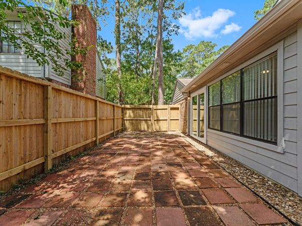 235 E Rainbow Ridge Circle, The Woodlands TX 77381