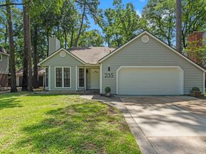235 E Rainbow Ridge Circle, The Woodlands TX 77381