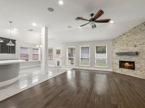 8146 Laughing Falcon Trail, Conroe TX 77385