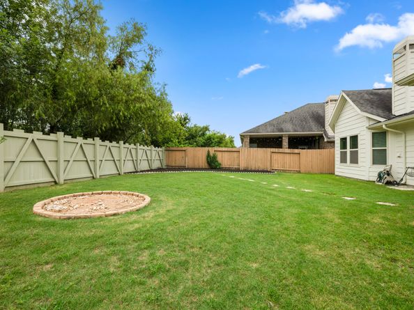8146 Laughing Falcon Trail, Conroe TX 77385