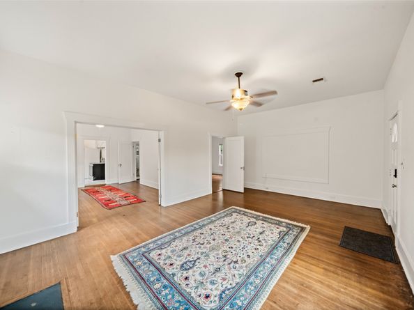 1710 White Oak Drive, Houston TX 77009