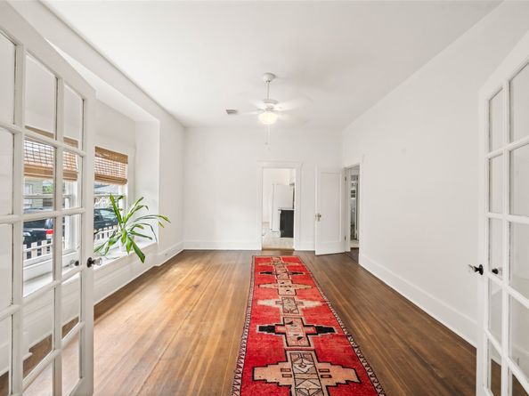 1710 White Oak Drive, Houston TX 77009