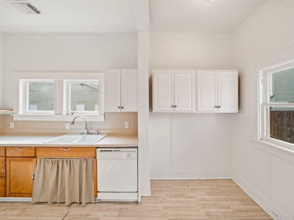 1710 White Oak Drive, Houston TX 77009