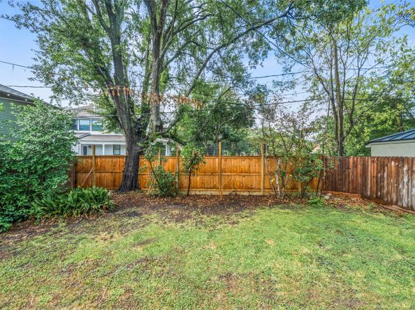 1710 White Oak Drive, Houston TX 77009