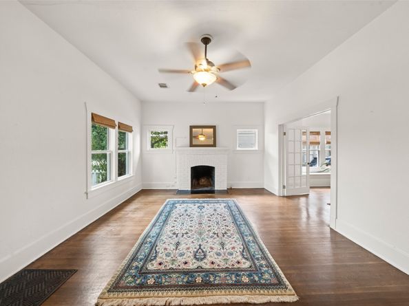 1710 White Oak Drive, Houston TX 77009