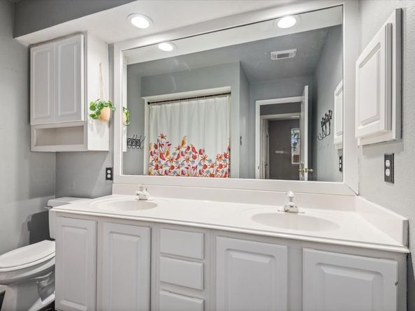 43 Glade Bank Place, The Woodlands TX 77382