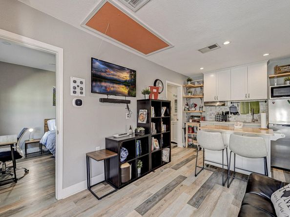 3906 Beggs Street, Houston TX 77009