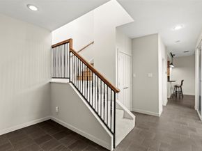 2409 Bering Drive 24, Houston TX 77057
