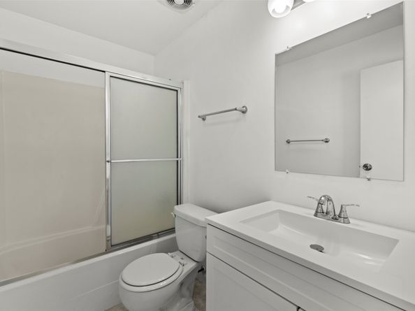 2409 Bering Drive 24, Houston TX 77057