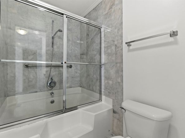 2409 Bering Drive 24, Houston TX 77057