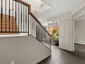 2409 Bering Drive 24, Houston TX 77057