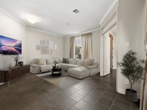 2409 Bering Drive 24, Houston TX 77057