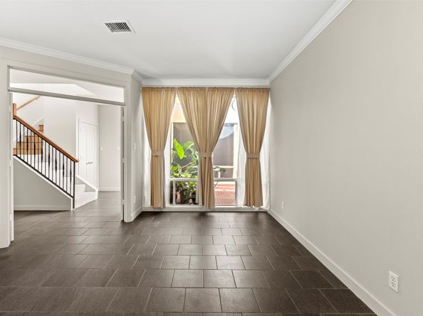 2409 Bering Drive 24, Houston TX 77057