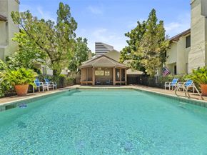 2409 Bering Drive 24, Houston TX 77057