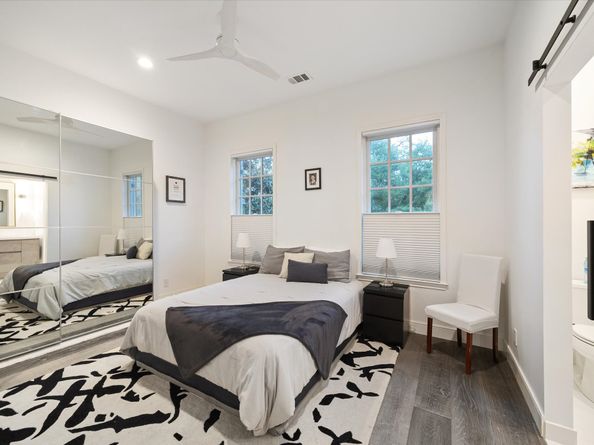 2114 Wroxton Road, Houston TX 77005