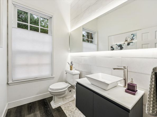 2114 Wroxton Road, Houston TX 77005