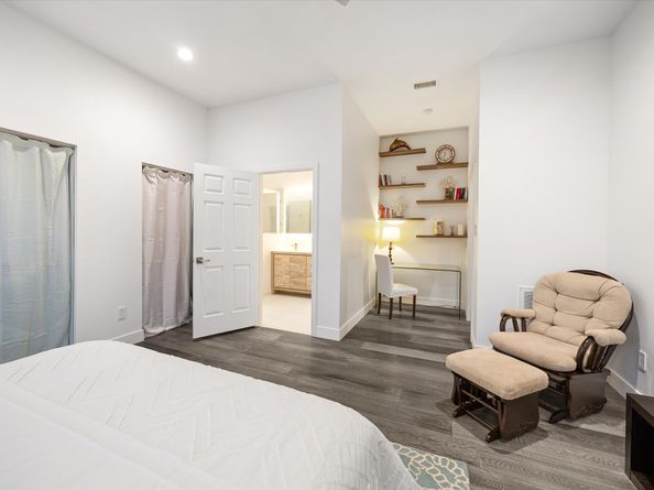 2114 Wroxton Road, Houston TX 77005