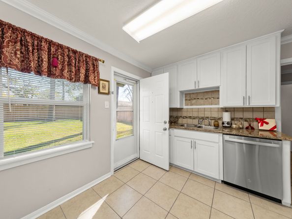 10128 Homestead Road, Houston TX 77016