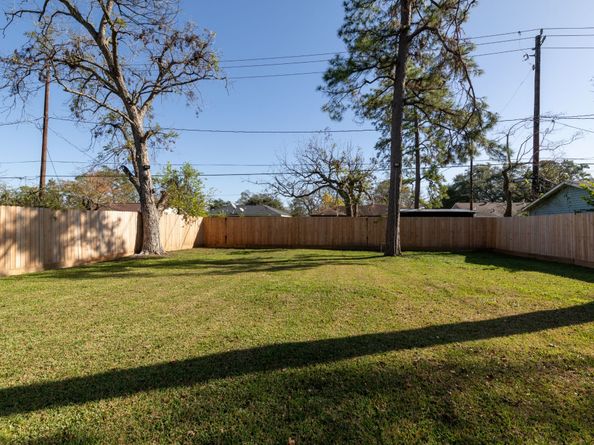 10128 Homestead Road, Houston TX 77016