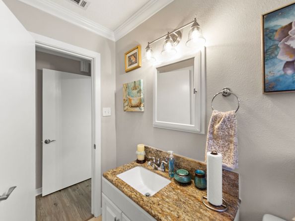 10128 Homestead Road, Houston TX 77016