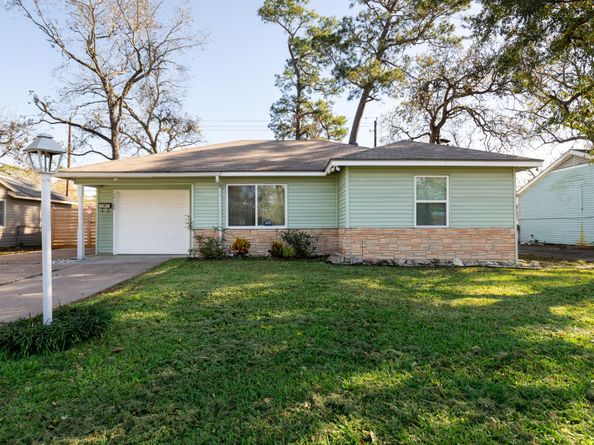 10128 Homestead Road, Houston TX 77016