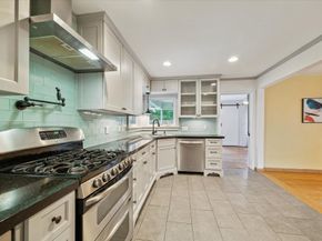 1219 Candlelight Lane, Houston TX 77018