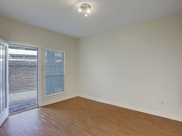 16 Stalynn Lane, Houston TX 77027