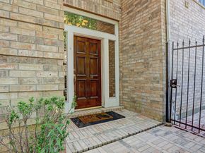 16 Stalynn Lane, Houston TX 77027